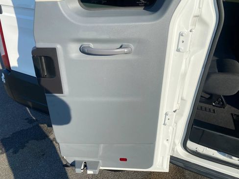 Used 2016 Ford Transit 150 XL RWD image 24