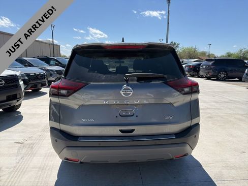 Certified 2021 Nissan Rogue SV w/ Premium Package image 7