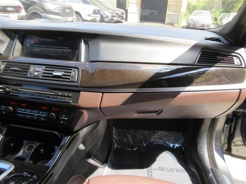 Used 2016 BMW 550i Sedan image 28