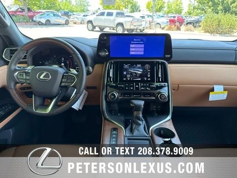 New 2026 Lexus LX 600 4WD w/ Luxury Package image 17