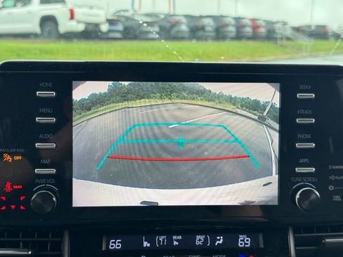 Used 2021 Toyota Sienna XSE w/ XSE Plus Package FWD image 23
