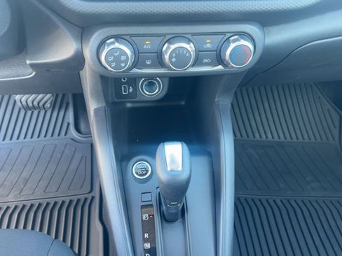 New 2025 Nissan Kicks Play S image 17