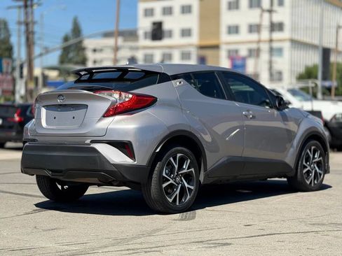 Used 2018 Toyota C-HR XLE FWD image 16