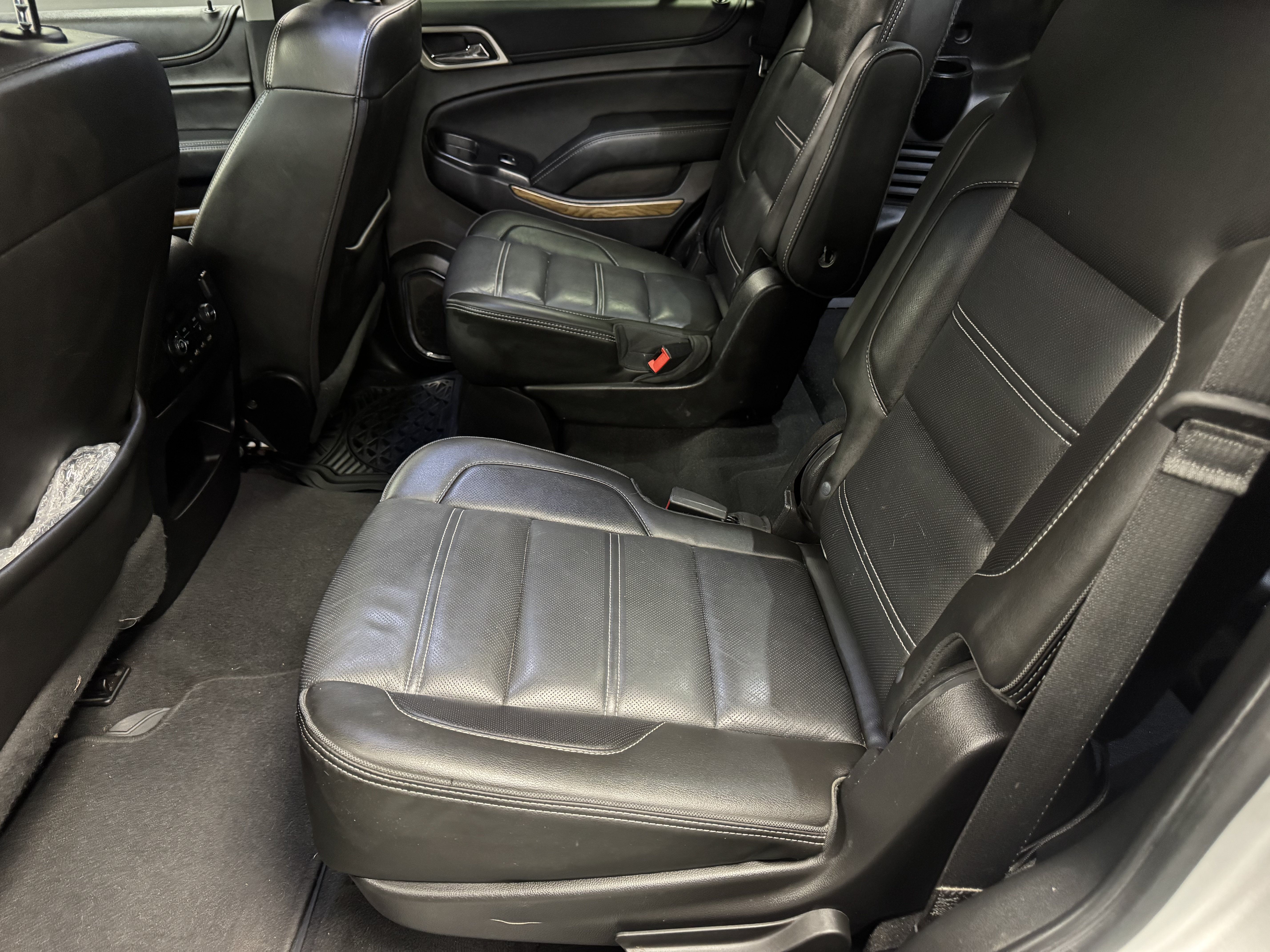 Used 2019 GMC Yukon Denali w/ Denali Ultimate Package RWD image 17