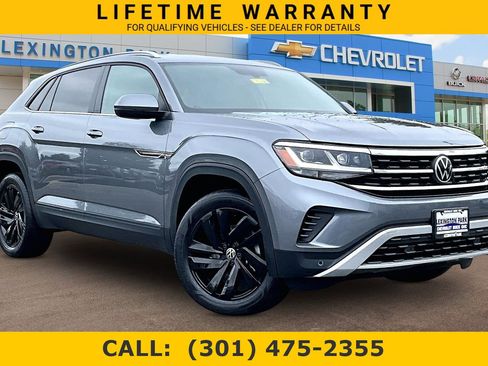 Used 2022 Volkswagen Atlas Cross Sport SE AWD/4WD image 1
