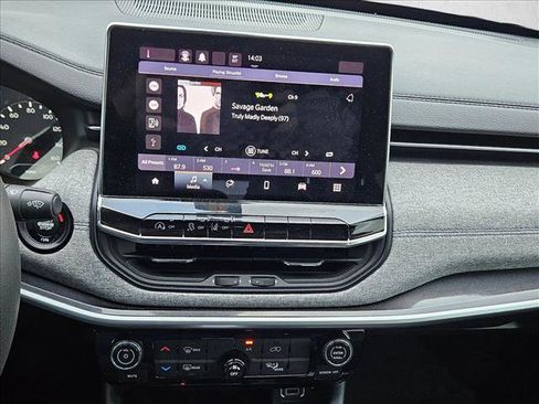 Used 2022 Jeep Compass Latitude image 14