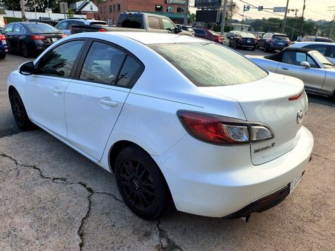 Used 2010 MAZDA MAZDA3 i Touring image 11