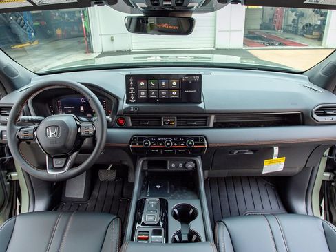 New 2026 Honda Pilot TrailSport image 18