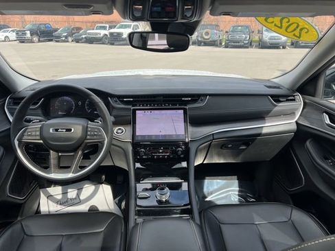 Used 2023 Jeep Grand Cherokee L Limited image 22