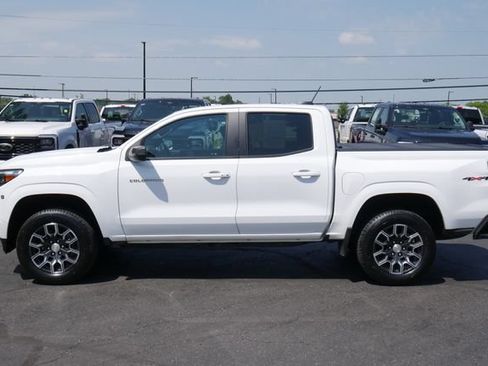 Used 2023 Chevrolet Colorado LT w/ LT Convenience Package III AWD/4WD image 8