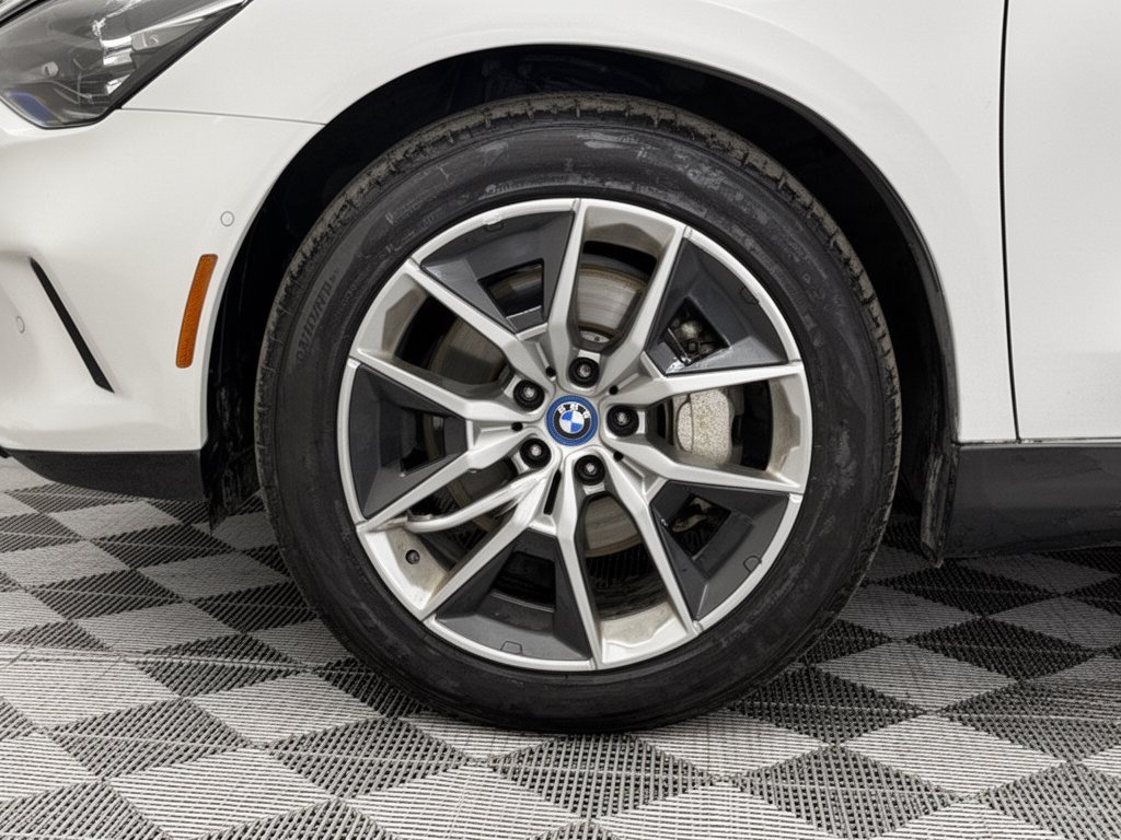 Certified 2024 BMW i5 eDrive40i w/ Premium Package RWD image 11