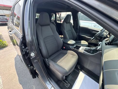 Used 2022 Toyota RAV4 SE w/ Convenience Package AWD/4WD image 32