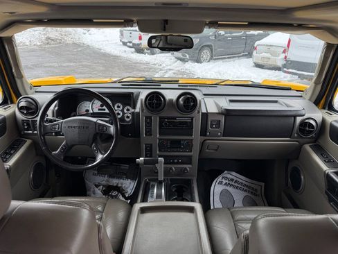 Used 2003 HUMMER H2 w/ Preferred Equipment Group image 18