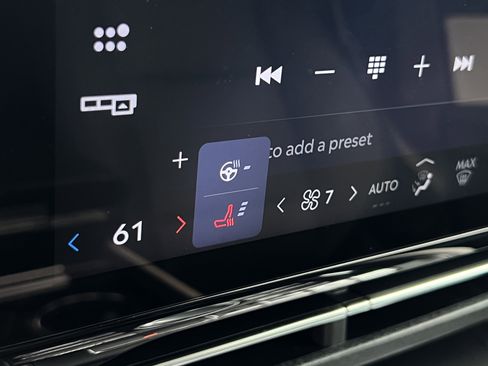 New 2025 Lincoln Nautilus Premier image 23