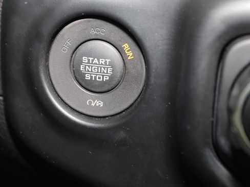 Used 2022 Jeep Wrangler Unlimited Sahara w/ Cold Weather Group AWD/4WD image 29