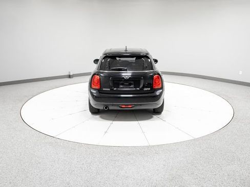 Used 2018 MINI Cooper 4-Door Hardtop w/ Premium Package FWD image 24