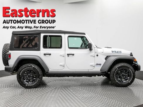 Used 2023 Jeep Wrangler Unlimited AWD/4WD image 4