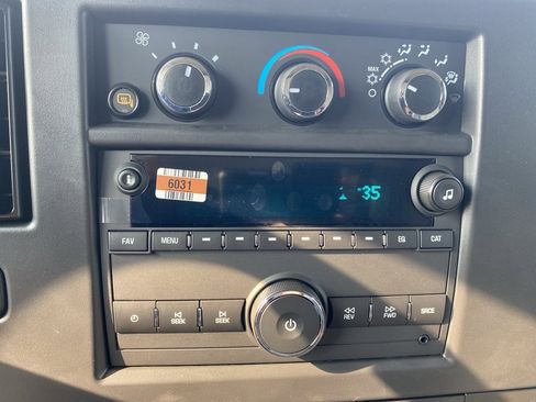 New 2025 Chevrolet Express 3500 w/ Driver Convenience Package image 31
