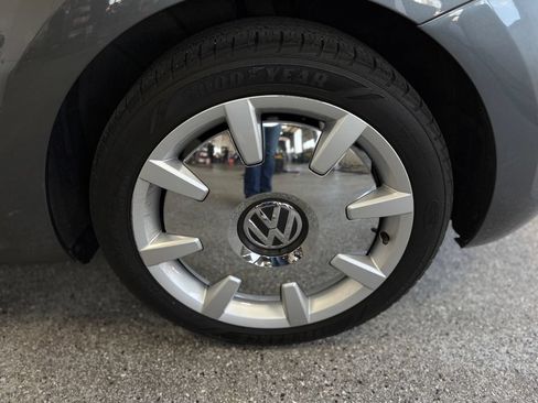 Used 2018 Volkswagen Beetle 2.0T SE FWD image 22