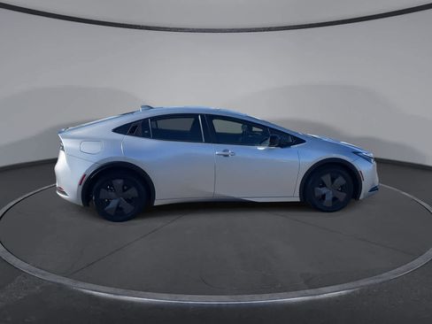 Used 2024 Toyota Prius Prime SE image 9