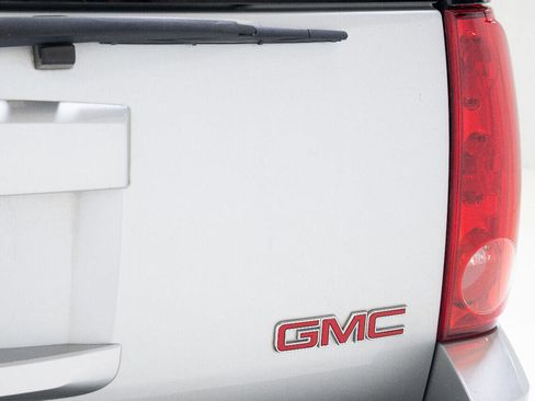 Used 2013 GMC Yukon SLE image 15