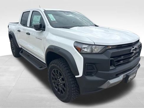 New 2026 Chevrolet Colorado Trail Boss AWD/4WD image 1