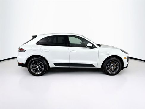 Used 2021 Porsche Macan image 10