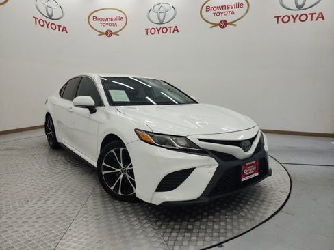 Used 2020 Toyota Camry SE w/ Convenience Package image 1