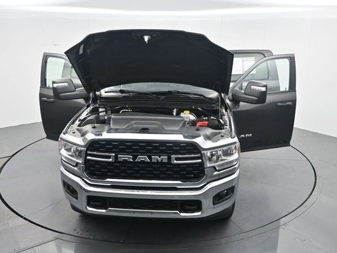 Used 2024 RAM 2500 Big Horn AWD/4WD image 39