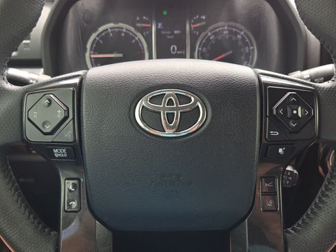 Certified 2021 Toyota 4Runner TRD Off-Road Premium w/ Moonroof Package AWD/4WD image 29