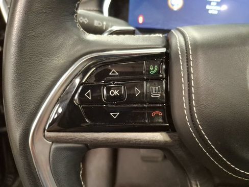 Used 2021 Jeep Grand Cherokee L Overland w/ Luxury Tech Group IV AWD/4WD image 24