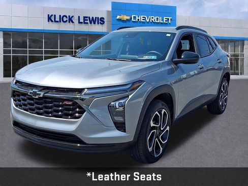 Used 2025 Chevrolet Trax RS w/ Driver Confidence Package FWD image 3