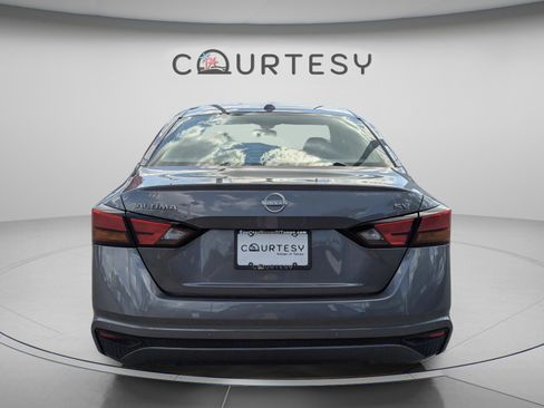 Certified 2024 Nissan Altima 2.5 SV FWD image 6
