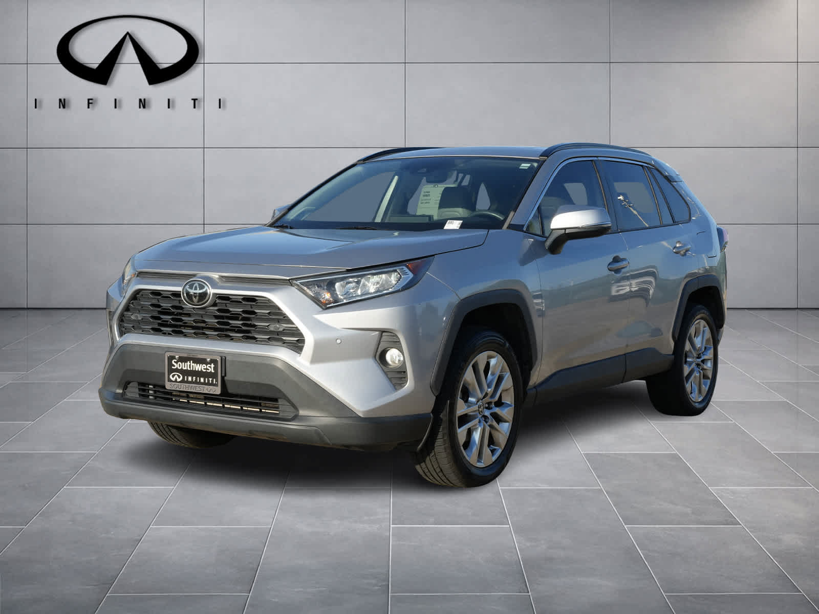 Used 2021 Toyota RAV4 XLE Premium FWD image 1