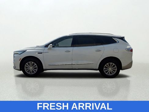 Used 2022 Buick Enclave Essence FWD image 4