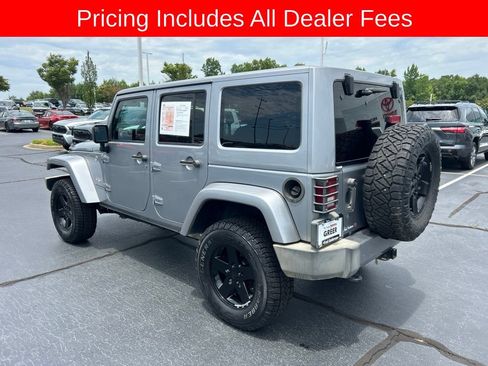 Used 2016 Jeep Wrangler Unlimited Sahara w/ Max Tow Package AWD/4WD image 14