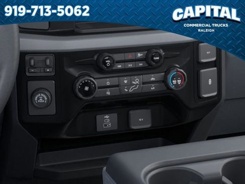 New 2026 Ford F250 XL w/ XL Chrome Package RWD image 15
