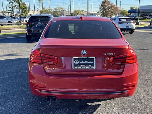 Used 2018 BMW 330i Sedan w/ Premium Package image 4