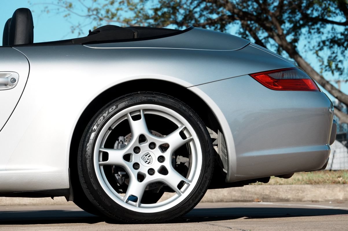 Used 2006 Porsche 911 Carrera 4 AWD/4WD image 25