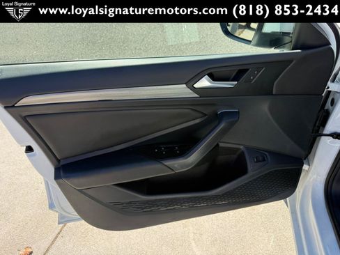 Used 2019 Volkswagen Jetta SEL FWD image 18