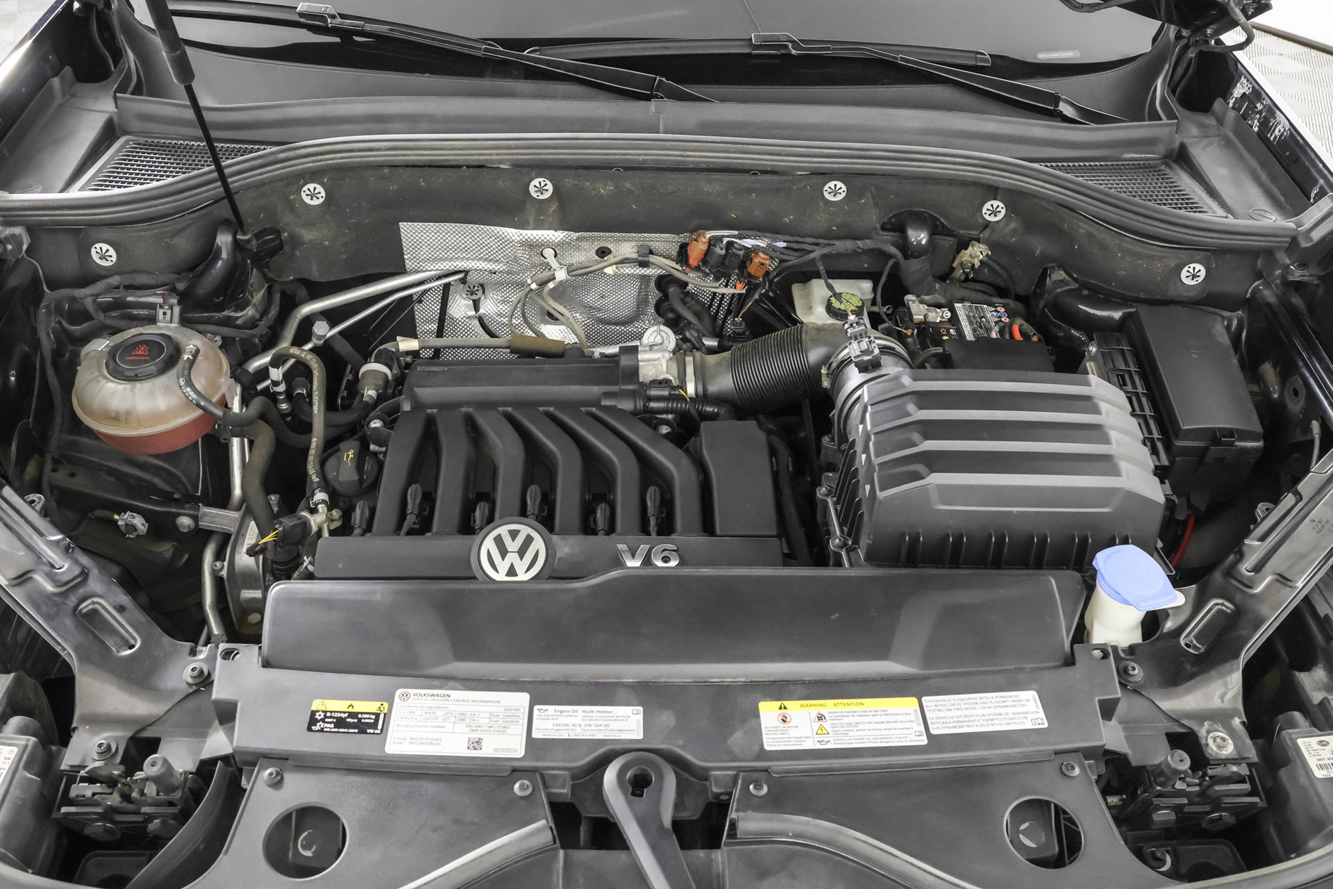 Used 2022 Volkswagen Atlas Cross Sport SEL Premium R-Line AWD/4WD image 49