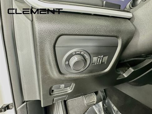 Used 2023 Jeep Grand Cherokee Altitude AWD/4WD image 14