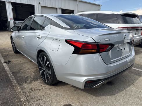 Used 2022 Nissan Altima 2.5 SR FWD image 3