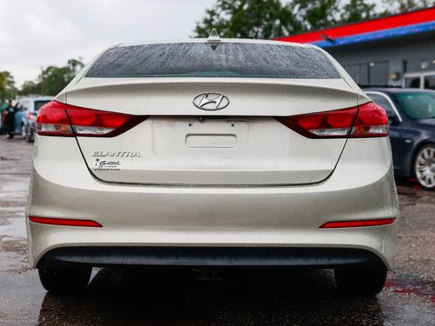 Used 2017 Hyundai Elantra SE w/ SE A/T Tech Package 03 image 7