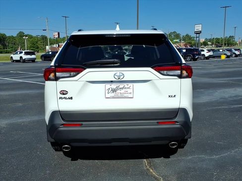 Used 2025 Toyota RAV4 XLE w/ Convenience Package FWD image 18