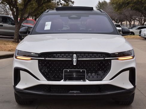 New 2026 Lincoln Nautilus Reserve w/ Jet Appearance Package image 2