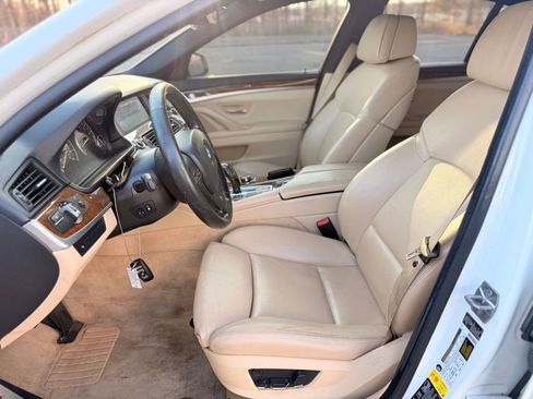 Used 2013 BMW 550i xDrive Sedan image 14