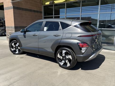 Used 2025 Hyundai Kona Limited FWD image 5
