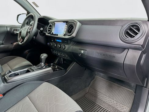 Used 2023 Toyota Tacoma TRD Off-Road w/ Technology Package AWD/4WD image 28