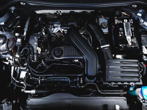 Used 2022 Volkswagen Taos S image 11